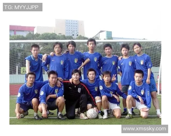 杭州足球队的转型之路揭秘:从传统强队到现代化职业俱乐部的蜕变之旅 杭州足球队的转型之路揭秘:从传统强队到现代化职业俱乐部的蜕变之旅